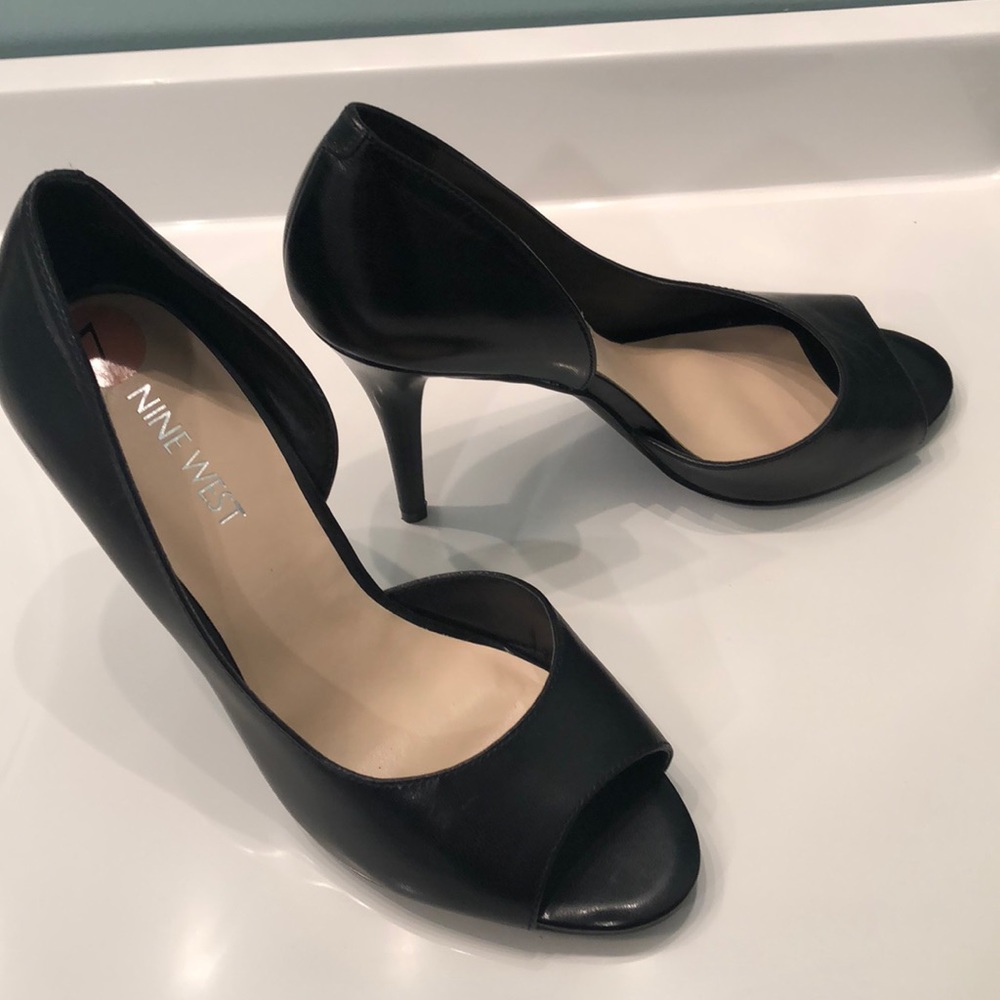 NINE WEST peep toe heels!! Size 7